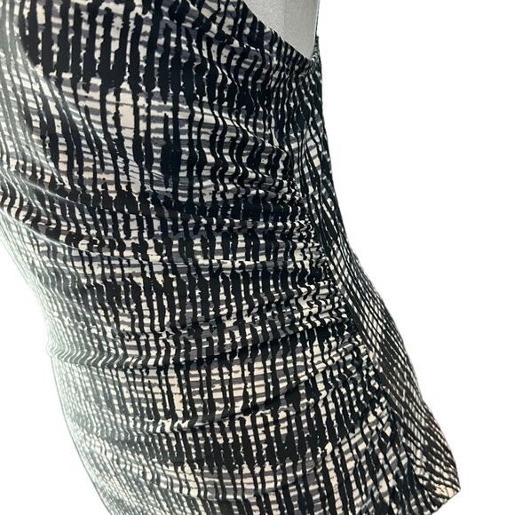 Speedo Fashion Tank One Piece Swimsuit Side Shirred Black White Size 12 - Picture 3 of 9